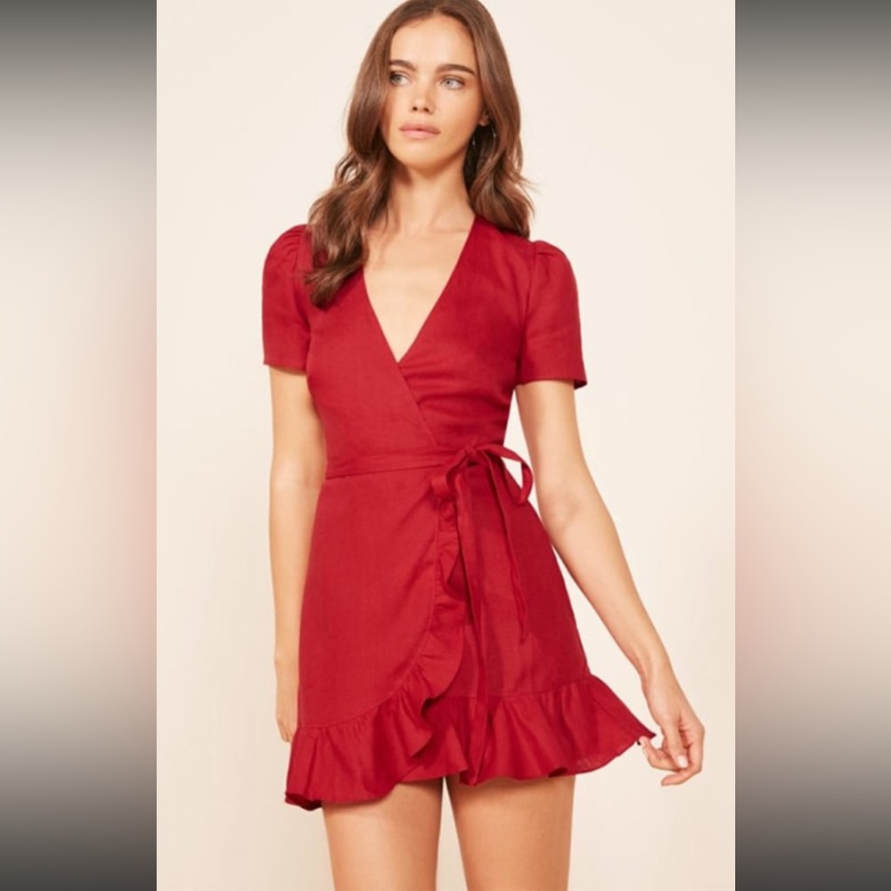 Reformation Sally Wrap Dress Linen in Cherry Red. BRAND NEW